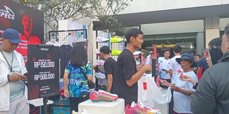 APRISINDO: Specs Tampil di Pameran Hari KI Sedunia 2026, Dorong Inovasi Industri Sepatu Olahraga